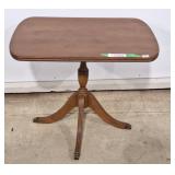 Duncan Phyfe style accent table