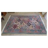 Beautiful Wool Area Rug - 60"Wx100"L
