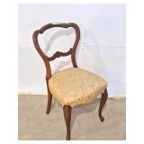 Balloon back accent chair