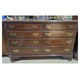Lovely Ethan Allen 8 drawer dresser