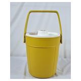 Vintage Harvest Gold Rubbermaid Snowflake Ice