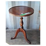 Elegant plant stand