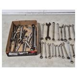 Assorted wrenches