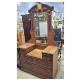 Victorian Renaissance Revival walnut