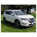 2018 Nissan Rogue SL- 31,820 +/- kms