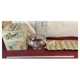 Vintage Punch Bowl Set by Jeannette