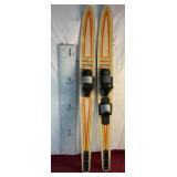HO Waters Skis