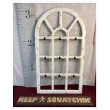 Window Style Note Hanger, Sasquatch Sign