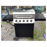 Very Nice Char-Broil Gas Grill