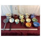 Assorted vintage and newer kitchen items****