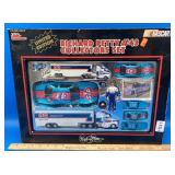 NIB Nascar Richard Petty #43 Toy Car Set