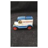 Ertl True Value Ford 1913 Model T Van Bank