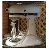 Brand New Looking KitchenAid Mixer.