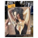 CATHERINE ZETA JONES AUTOGRAPHED PICTURE NOTE