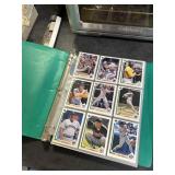 BINDER OF MIXED SPORTS CARDS / UPER DECK +