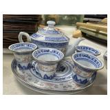 VTG CHINESE PORCELAIN TEAPOT & CUPS W TRAY
