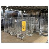LOT OF MIXED GLASSWARE