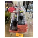 LOT OF NEW HAIR BRUSHES