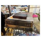LOT OF VINTAGE & ANTIQUE BIBLES