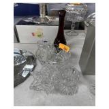 LOT OF MIXED GLASSWARE / VASE