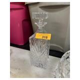 CRYSTAL LIQUOR BOTTLE / DECANTER