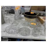 LARGE LOT OF MIXED GLASS / CRYSTAL IN FRONT