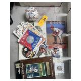 LOT OF MIXED SPORTS COLLECTIBLES PETE ROSE PHOTO+