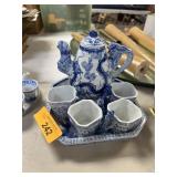 VTG CHINESE BLUE & WHITE TEA POT / SET