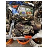 LOT OF HUNTING GLOVES