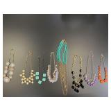 NECKLACE LOT OF 8