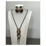 NEFERTITI PIERCED EARRINGS & NECKLACE LOT