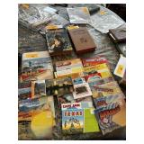 LARGE LOT OF SOUVENIR TRAVEL POST CARDS