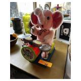 VTG BATTERY OP ELEPHANT TOY & TIN SCHYLLING