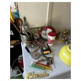 LARGE LOT OF VINTAGE KITCHEN ITEMS