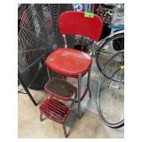 VINTAGE FOLDING KITCHEN UTILTY STOOL / STEP
