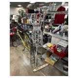 DECORATIVE WIRE DRESS FORM / WOOD WELCOME SIGN+