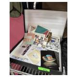 LOT OF VINTAGE CARDS / EPHEMERA