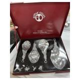 NICE ARTHUR COURT MEASURING SPOON SEET