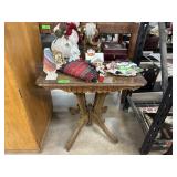 ANTIQUE EASTLAKE PARLOR TABLE