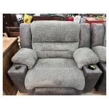 LARGE FRANKLIN OVERSIZE RECLINER VERY NICE