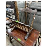 VINTAGE MAGAZINE RACK