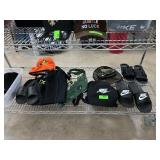 LARGE LOT OF NIKE ITEMS / SLIDES NEW FANNY PACK+