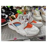 NIKE HURACHE WHITE SAFETY ORANGE SHOES SZ 8.5