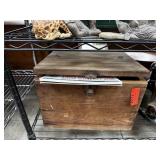 VINTAGE ART BOX & CONTENTS