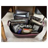 HANDLED BASKET W SELECTION OF PICTURE FRAMES