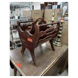 VINTAGE HANDLED NEWSPAPER / MAGAZINE RACK