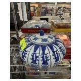 CHINESE BLUE & WHITE PUMPKING JAR