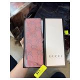 GUCCI DESIGNER SOCKS NOTE