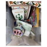 BIN W CUTTE DECOR CONTENTS