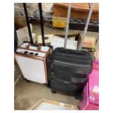 2PC CARRY ON SUITCASES 1 IS A LIGHTUP MAKEUP CASE